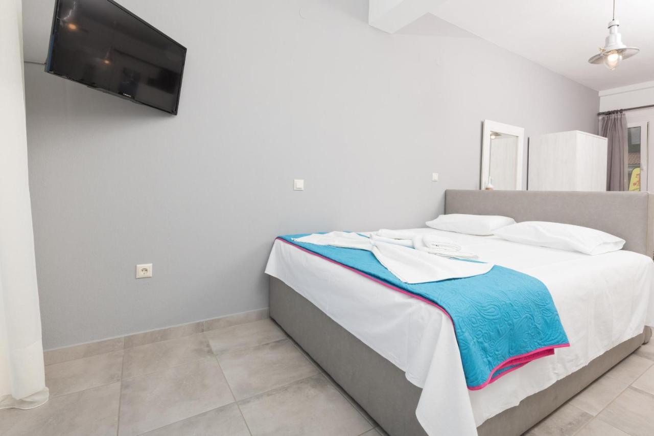 Artemis Beach Apartments Chrysi Ammoudia Bagian luar foto