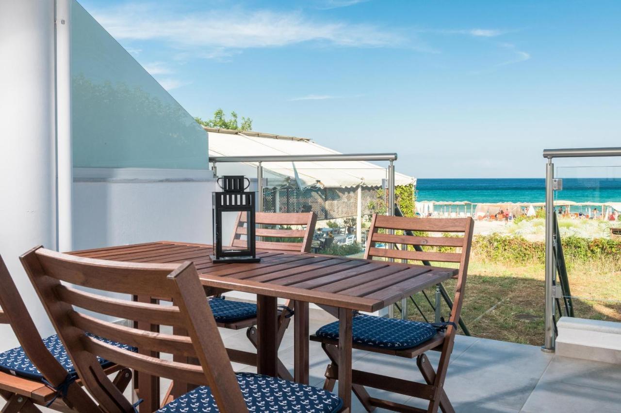 Artemis Beach Apartments Chrysi Ammoudia Bagian luar foto