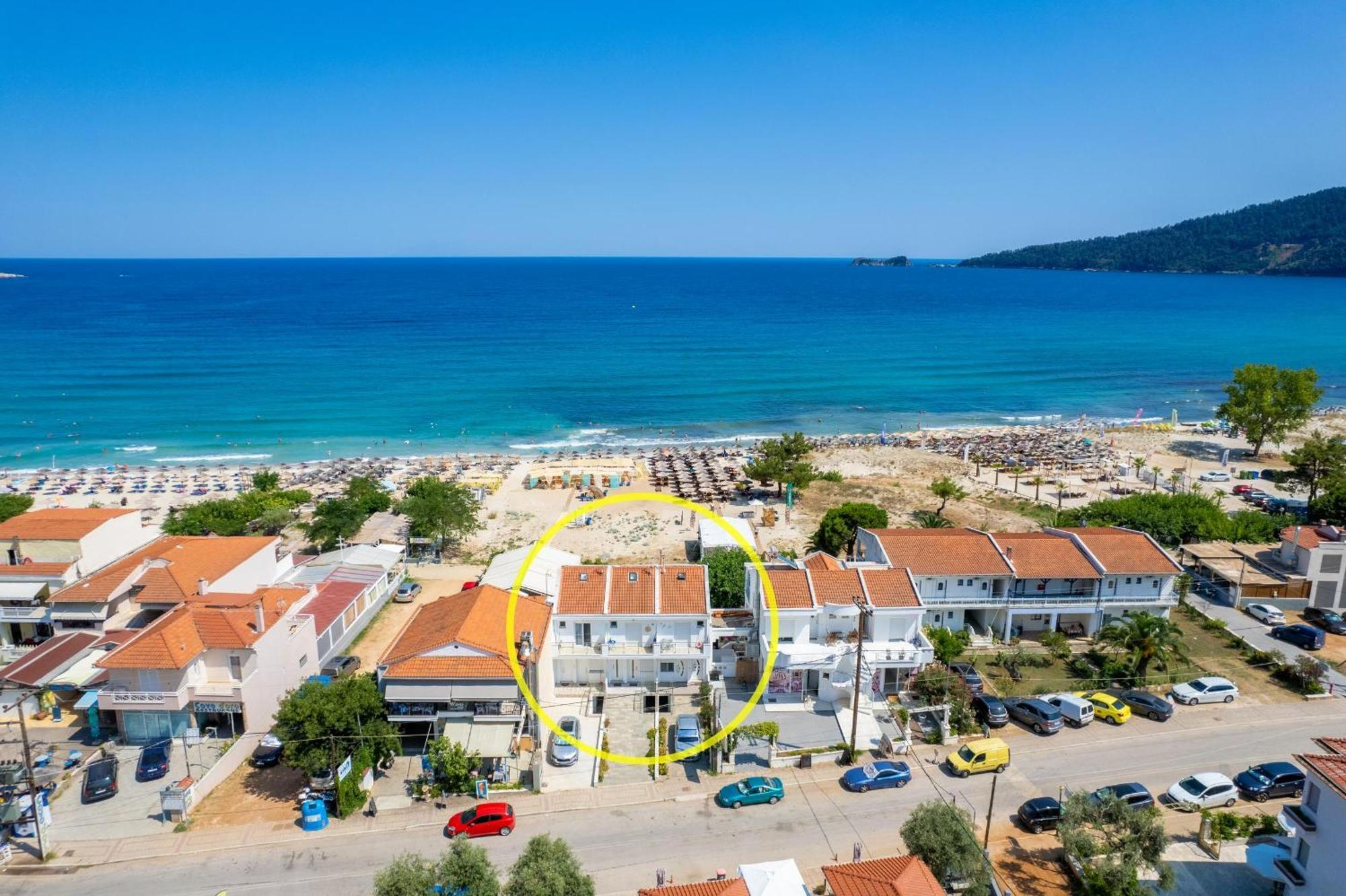 Artemis Beach Apartments Chrysi Ammoudia Bagian luar foto