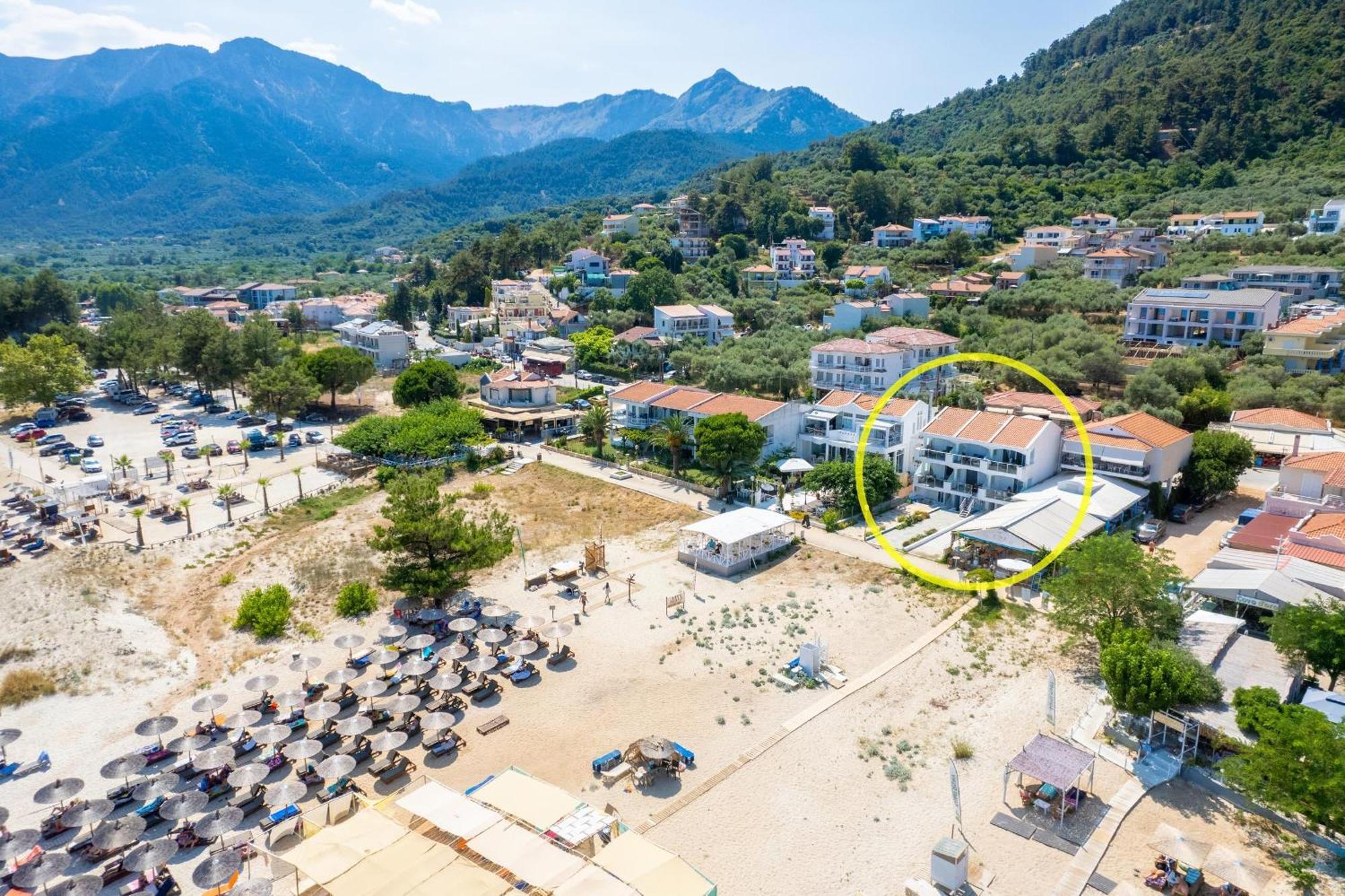 Artemis Beach Apartments Chrysi Ammoudia Bagian luar foto